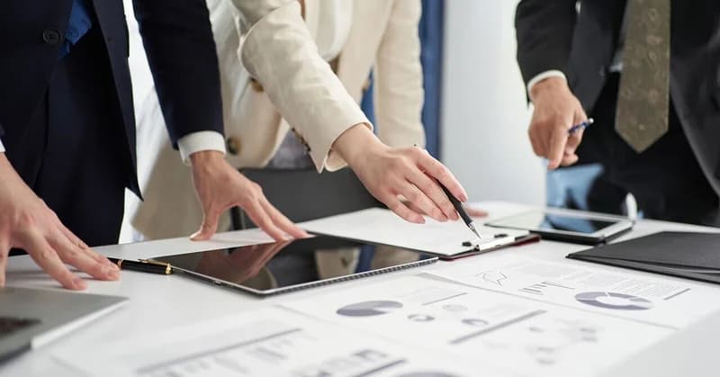 ホームページ改善の課題:飲食店と不動産業界へのアプローチ